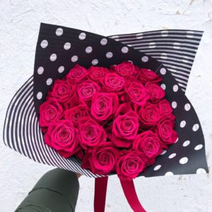 Букет из 21 розы «Шангрила» - 50 см