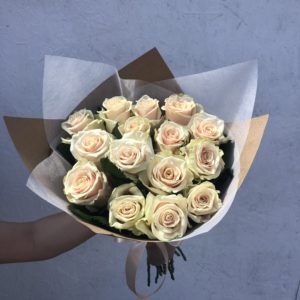 15 роз "Талея" 40см