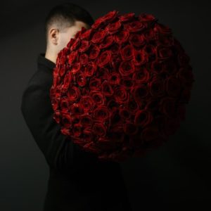 Букет 101 роза Ред Наоми 60 см