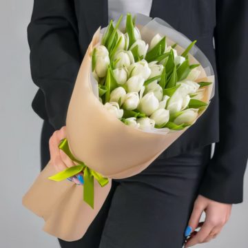 Букет из 25 Голландских белых тюльпанов